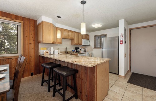 Winter Park Condo | 2 bedroom with extra bedding for Families and clubhouse amenities