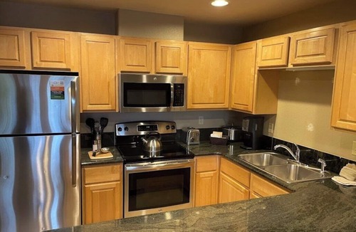 Four O'Clock Resort | 2-BR in Breckenridge, Ski in/ski out, hot tub, w/balcony & kitchen, free parking