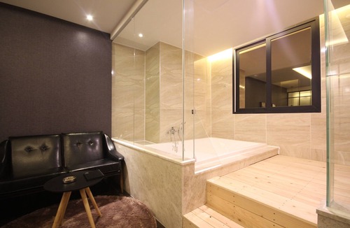 Busanjin Hotel | 2 Heaven Hotel
