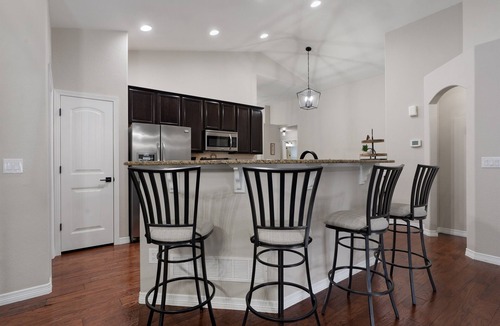 Loveland House | 2 Homes, 2 Hot Tubs, Endless Fun for Groups!