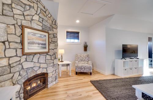 Castle Rock House | 2 Mi to Town: Castle Rock Retreat w/Fireplace!