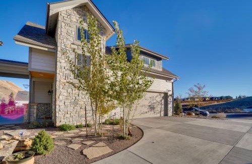 Castle Rock House | 2 Mi to Town: Castle Rock Retreat w/Fireplace!