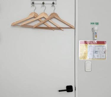 Sinchon-dong Apartment | #2 NEW open 신축건물 엘리베이터 짐보관 홍대입구역 도보5분 마포구 쇼핑