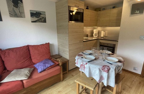 Praz-sur-Arly Apartment | 2-room apartment in Praz-sur-Arly - 5 guests, near slopes, pets allowed, parking