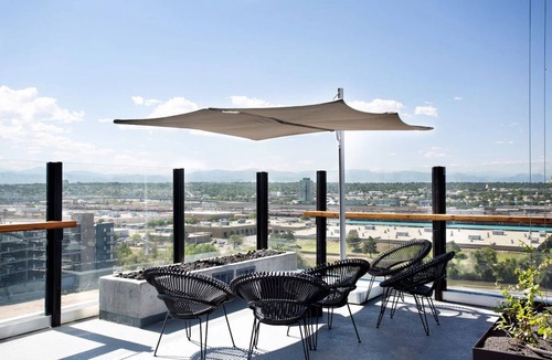 River North Art District Hotel | 2 Rooms at Boutique Hotel w/Artsy Decor, Cozy Furnishings & Japanese Tubs