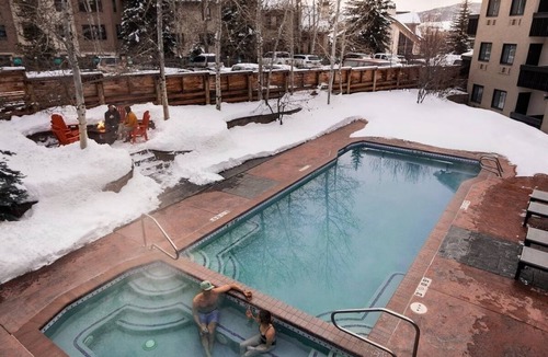 Steamboat Springs Hotel | 2 Scenic Mountain View Rooms for Families, Couples!