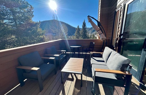 Keystone House | 2-story dog-friendly condo with mountain views - walk to tennis center, ice rink
