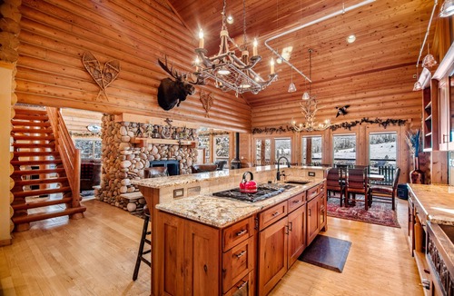 Alma House | 25 Minutes to Breck with Space, Privacy, Game Room