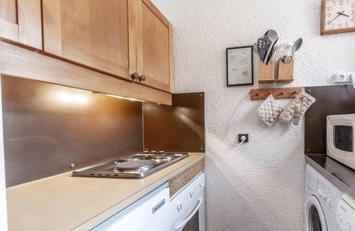 Meribel-Mottaret Apartment | 270m from shops, 1st floor, view ski slopes, balcony, tv, ski locker, 42m², Méribel-Mottaret