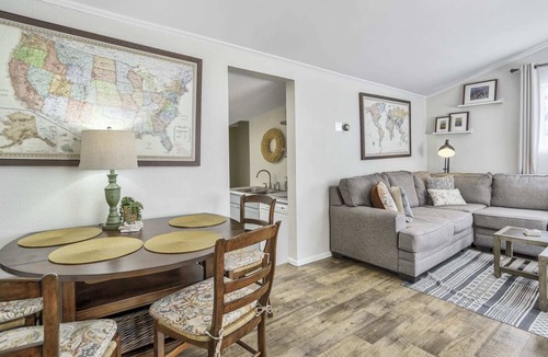 West Colorado Springs House | 2BD 1 Mile to Garden of the Gods Traveler's Home
