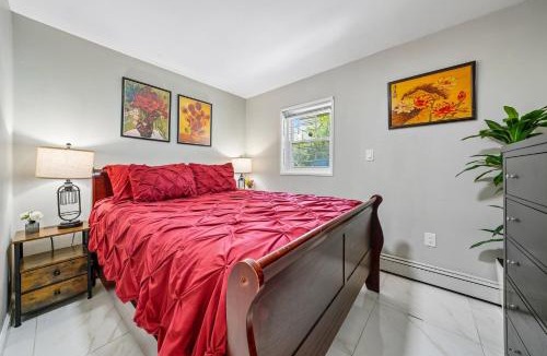 West Side Apartment | 2BR Jersey City Oasis - Quick NYC & MetLife Access