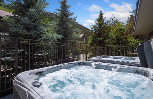 Telluride Condo | 2BR Mountain Condo | Deck, Hot Tub Access + Minutes to Hiking