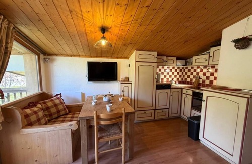 Demi-Quartier Apartment | 2nd floor, view mountain, swimming pool, terrace, parking, tv, ski locker, 24m², Combloux