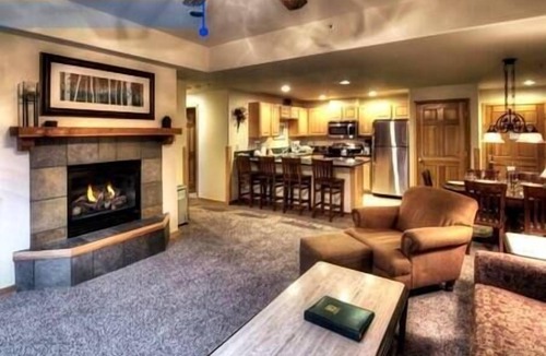 Four O'Clock Resort | 3/3 Grand Timber Lodge Resort-Fireplace-Ski-In/Out