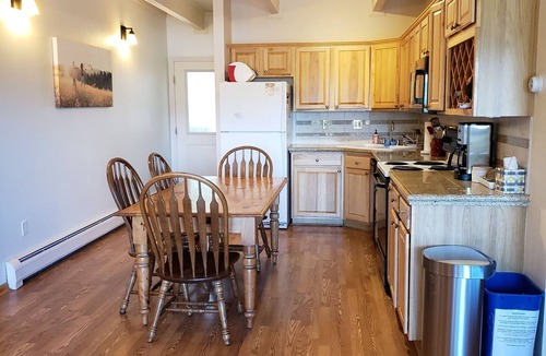 Frisco Condo | 3-bed 2.5 bath condo, 1 block off Main Early check-in! 10-40 mins to 7 ski mtns