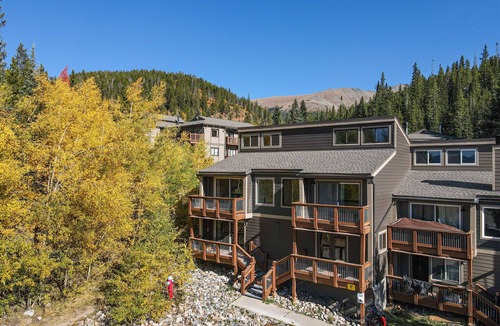Baldy Mountain House | 3 bedroom Breckenridge Townhome on the bus route with views!