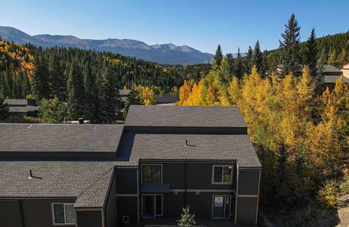 Baldy Mountain House | 3 bedroom Breckenridge Townhome on the bus route with views!
