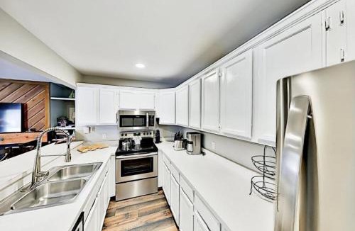 Keystone Apartment | 3 Bedroom Condo In Keystone - West Keystone