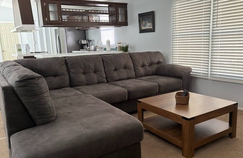Bloomfield House | 3-bedroom house in enchanting Bloomfield with cool AC