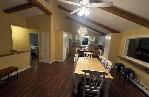 Lyons House | 3-bedroom house in soothing Lyons with cool AC breeze 420 and pet friendly
