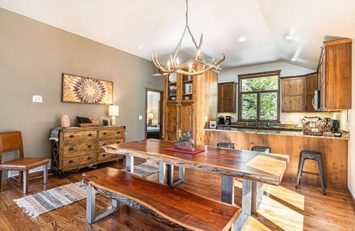 Estes Park Apartment | 3 Kings Beds, Family Basecamp, River Path, RMNP 2m