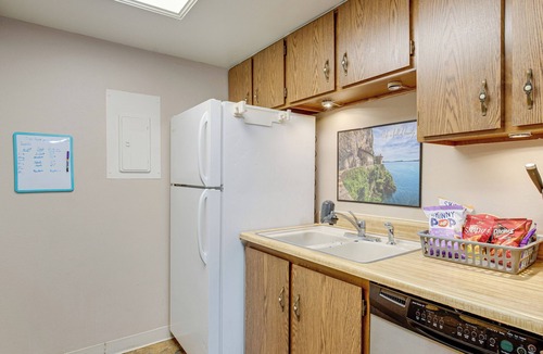 Aurora Highlands Condo | 3 Mi to Buckley: Convenient Condo in Aurora