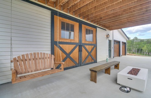 Black Hawk Cabin | 3 Mi to Casinos: Cabin w/Stables in Black Hawk!