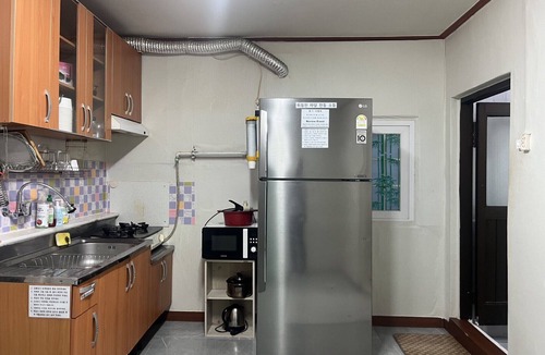 Pyeongtaek House | 3 minutes to OSAN AB & Songtan Stn - Cozy 2-bedrooms with Patio allowed Pet/BBQ