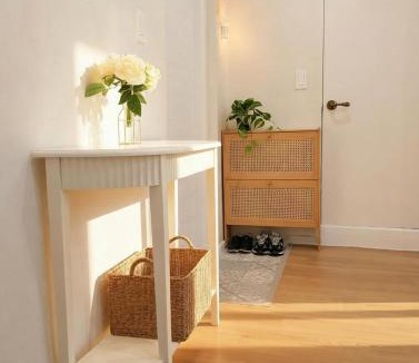 Sinchon-dong Apartment | #3 New Open 홍대 신촌 마포 홍대입구역 도보8분 합법숙소 AK백화점 연남동 메인거리