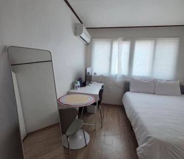Hwayang-dong Apartment | 302 신규 건대역 도보2분 성수 어린이 대공원 잠실 압구정 청담 강남