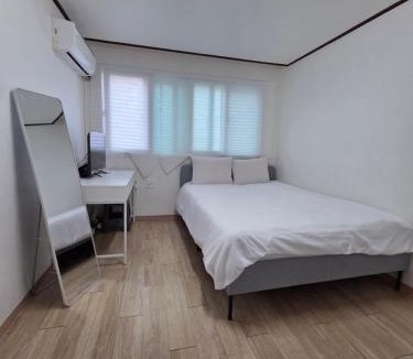 Hwayang-dong Apartment | 302 신규 건대역 도보2분 성수 어린이 대공원 잠실 압구정 청담 강남