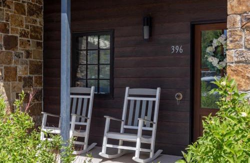 Ridgway House | 396 N Lena Street