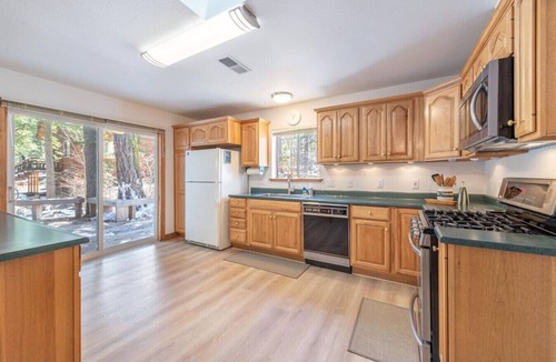 McKinney Estates Cabin | 3BR/3BA McKinney Creek Cabin! EV Charger!