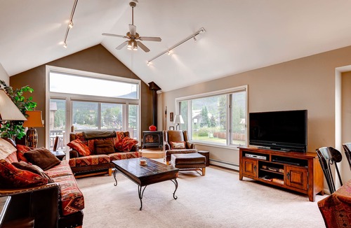 Frisco House | 3BR Frisco townhome w/private hot tub, W/D & fenced yard. Walk to Main St.