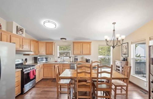 Leadville House | 3BR Mountain View - Covered Patio - Pet Friendly