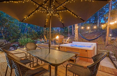 Colorado Springs House | 4 BDRM Spacious Mountain Retreat w/Hot Tub, Firepit & Games