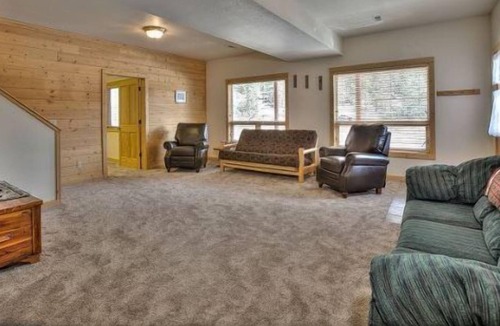 Lyons House | 4 bedroom accommodation in Estes Park