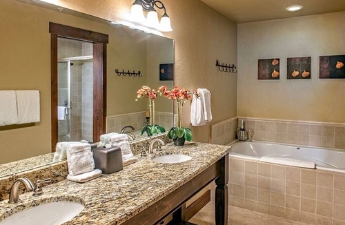 Breckenridge Cabin | 4-bedroom at The Grand Lodge on Peak 7 , Steps from the Independence chairlift