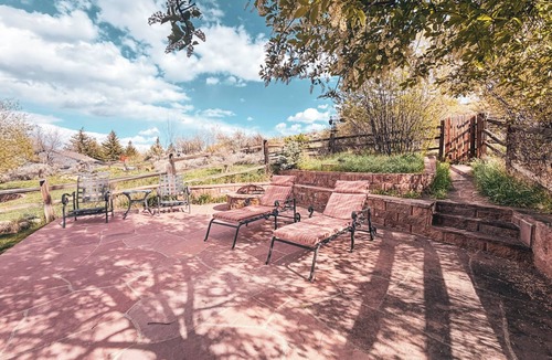 Edwards House | 4-bedroom house in lovely Edwards with firepit, hot-tub and fitness room