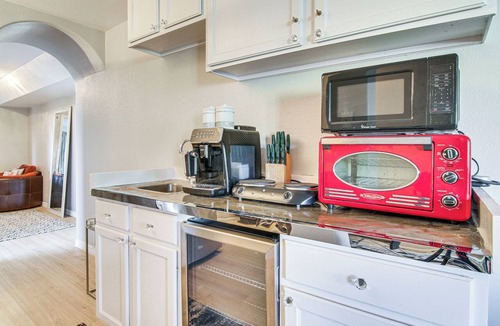 Southwest Colorado Springs Apartment | 4 Mi to Broadmoor! Apt w/Movie Theater & Mtn View