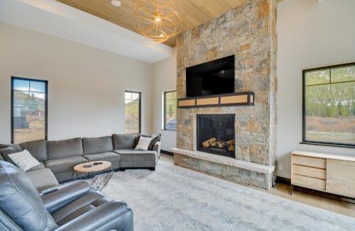 Leadville House | 4 Mi to Dtwn: Leadville Retreat w/Hot Tub!