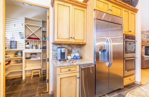 Frisco House | 4 Min Drive to Main Street, Private Deck with Hot Tub and Mountain Views!