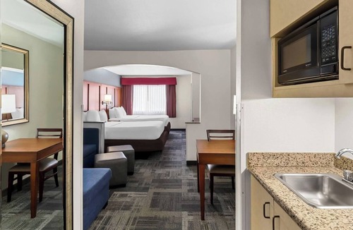 Englewood Hotel | 4 Sleek Retreats Near Denver Tech, Shops, Breweries & Adventure Spots