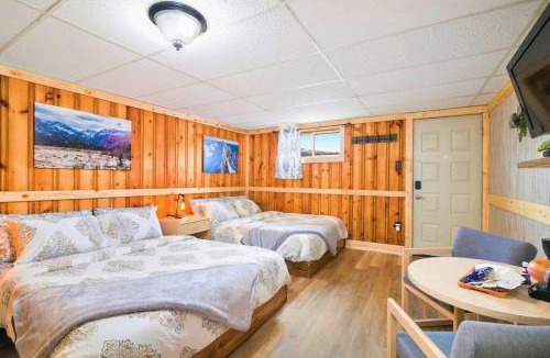 Leadville Apartment | 4 Spacious Dog Friendly Cozy Motel Room Leadville