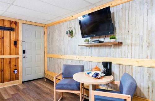 Leadville Apartment | 4 Spacious Dog Friendly Cozy Motel Room Leadville