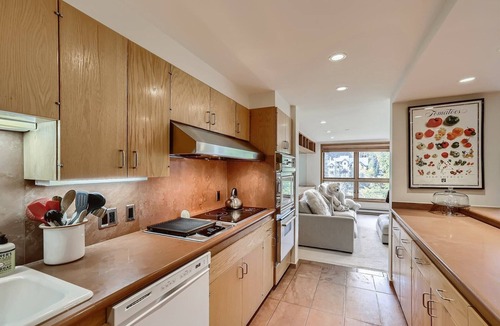 Vail Condo | 44 W Meadow Dr. Vail Village Condo- Pool, Hot Tub, Close to Lifts, Pet Friendly