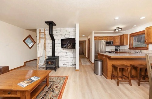Alma Cabin | 4br Cabin w/Hot Tub & Grill 20 mi to Breckenridge