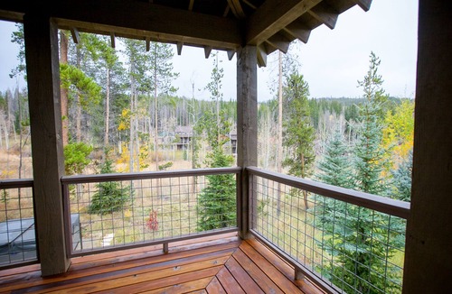 Rendezvous Cabin | 4BR cabin w private hot tub in Rendezvous, avail Dec. 24, 2023 - Jan 2, 2024