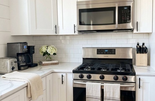 Sunnyside House | 4BR Highlands Home - Modern Style & Comfort