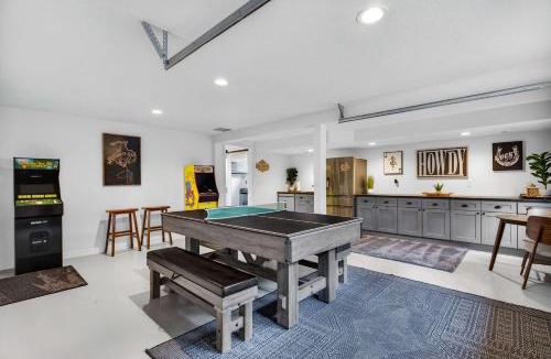 Northeast Colorado Springs House | 4BR Mountain Retreat with Games Large Deck &Views